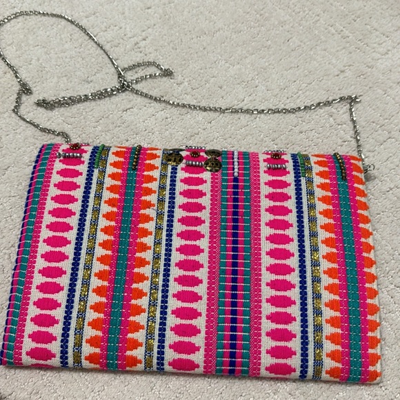 Embroidered neon clutch - Picture 3 of 4